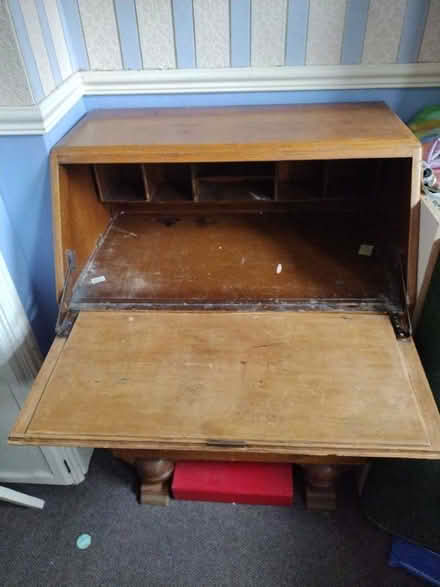 Photo of free Bureau (High Town LU2) #4