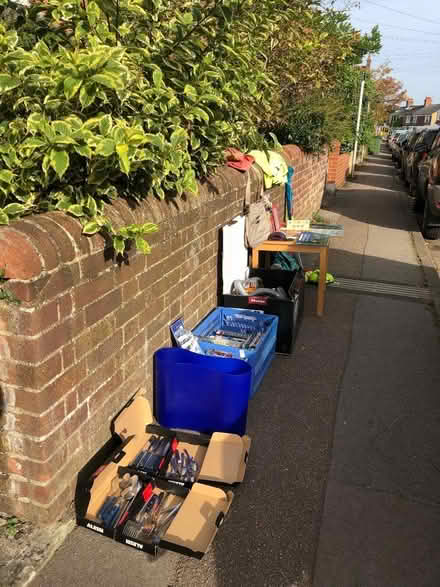 Photo of free to take outside 22 Alexandra Road OX20DB (Osney OX2) #4