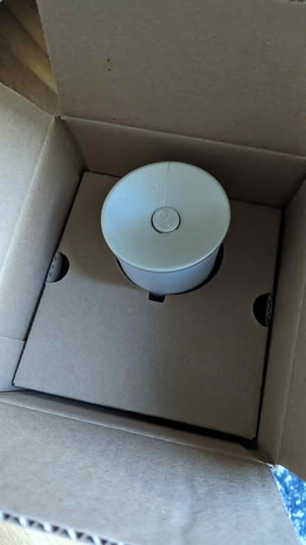 Photo of free Glade auto Spray 2 cans and holder (Piney orchard, Odenton) #1