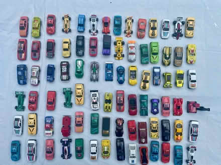 Photo of free Hot Wheels cars and accessories (Mount Tremper) #1