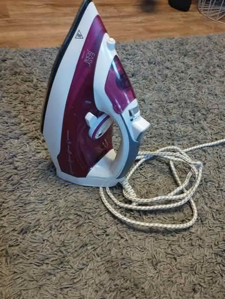 Photo of free Steam iron (Hawk Green SK6) #2