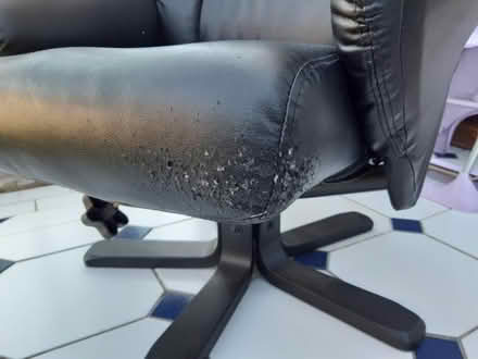 Photo of free Recliner lounge chair (Glenleigh Park TN39) #1
