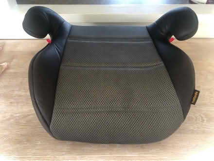 Photo of free Halfords Booster seat (Bedford MK40) #1
