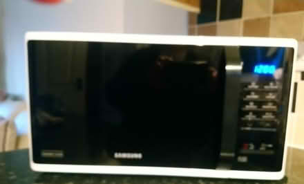 Photo of free Faulty 800w Samsung Microwave (Newtown SY16) #1