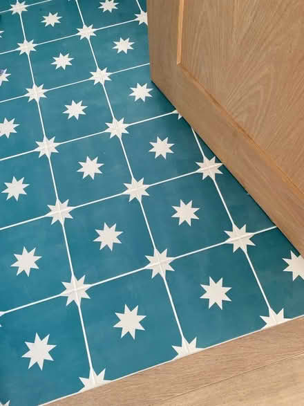 Photo of free 8 porcelain tiles teal (Cherry Hinton, Cambridge) #2
