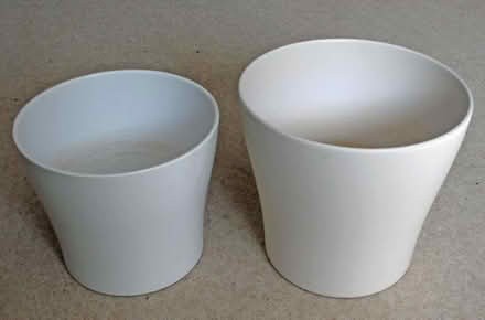 Photo of free Two ivory plant-pot holders (Caldecott OX14) #1