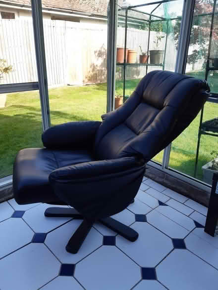 Photo of free Recliner lounge chair (Glenleigh Park TN39) #4
