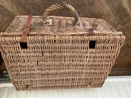 Photo of free Wicker hamper (Wandsworth Common SW12) #2