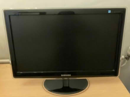 Photo of free Samsung PC computer screen (Wandsworth Common SW12) #3