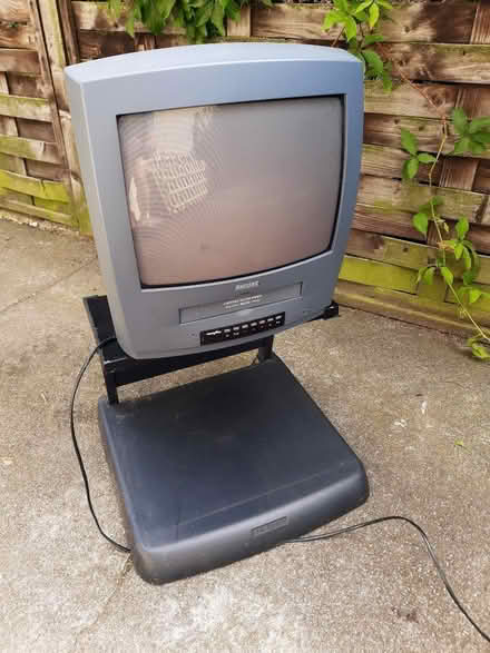 Photo of free Combo TV (includes an integral VHS player) (Polwarth EH11) #1