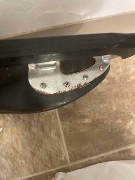 Photo of free Men’s size 8 figure skates (135th Near Scholls Ferry) #2