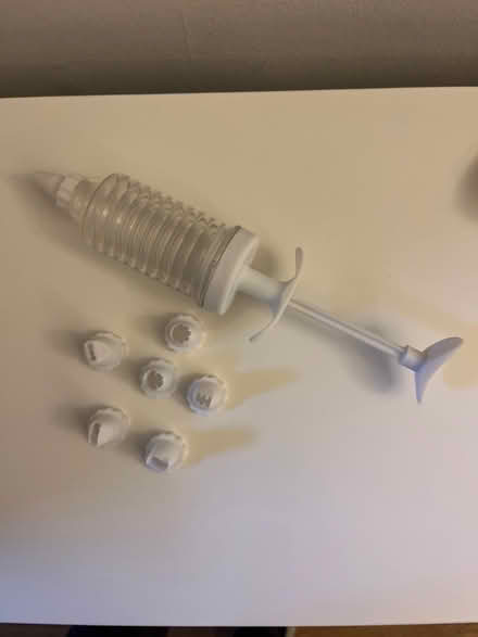 Photo of free Cake icing tool (Leith, EH6) #1
