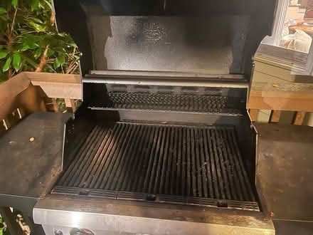 Photo of free Great gas grill (Alexandria 22304) #2