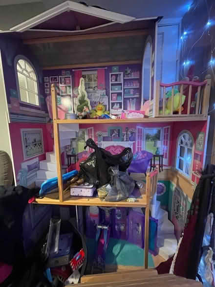 Photo of free Doll house (Suitland) #1