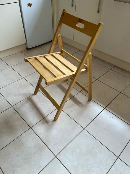 Photo of free Foldable wooden chair (Tring HP23) #2