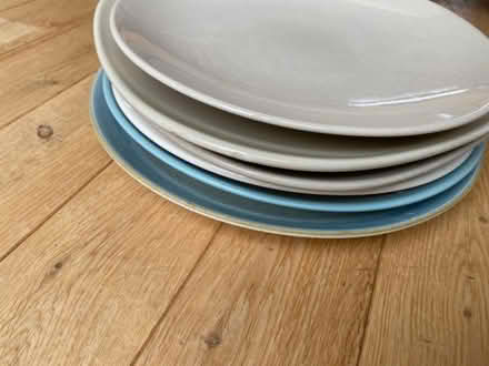Photo of free 6 large plates (Woosehill RG41) #1