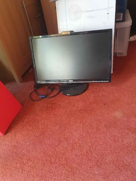 Photo of free Asus Compuer screen (Wickford SS11) #1