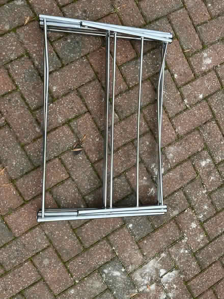 Photo of free Drying rack that folks down (Tring HP23) #3
