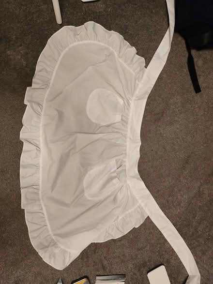Photo of free Short frilly apron (Richmond TW10) #1