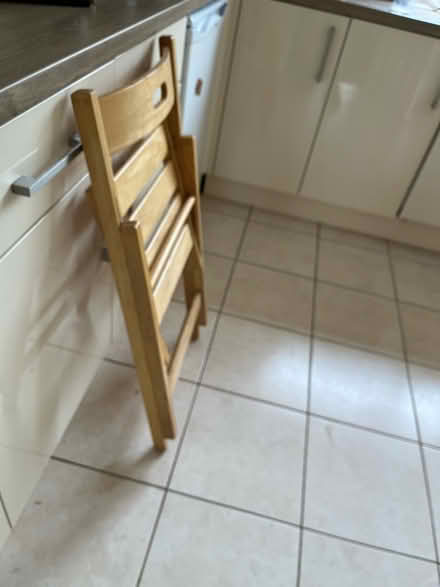 Photo of free Foldable wooden chair (Tring HP23) #1