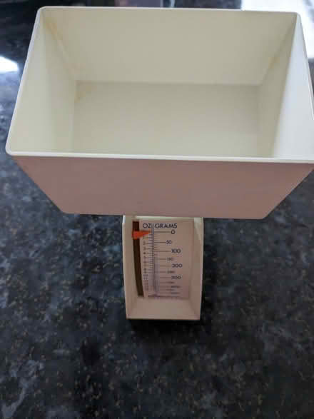 Photo of free weighing scales for small quantities (Tring Wharf HP23) #1