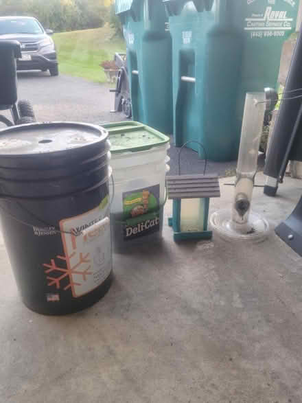 Photo of free bird feeders and seeds (Lagrange) #1
