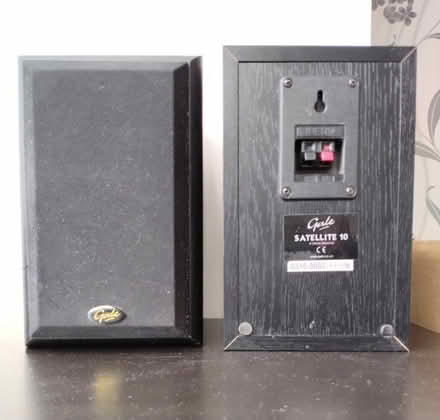 Photo of free Pair of hi-fi speakers (Toxteth L8) #1