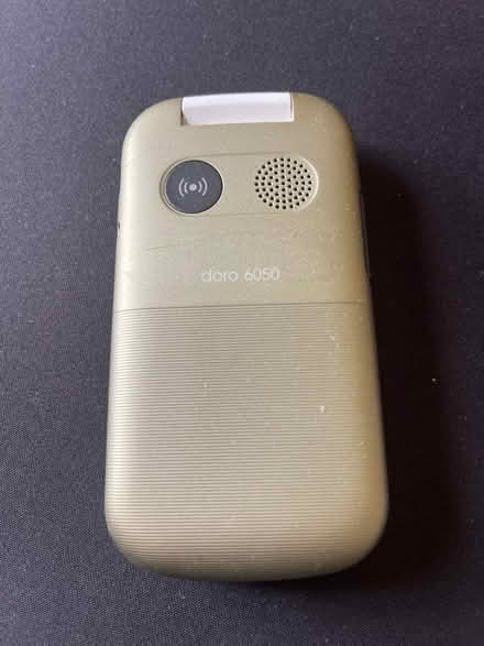 Photo of free Doro 6050 ‘Seniors’ Flip Phone (Gerrards Cross SL9) #1