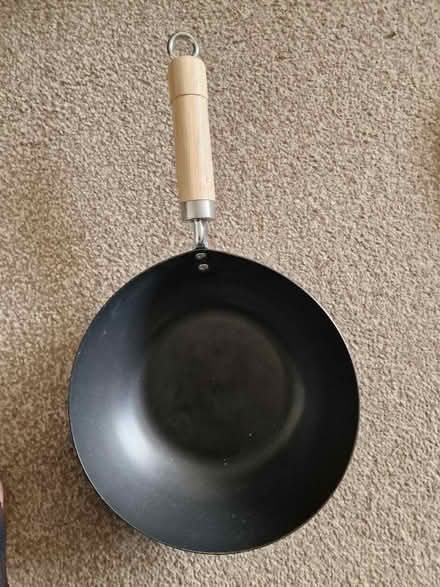 Photo of free 4 pans (Cherry Willingham LN3) #4