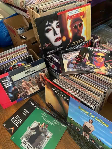 Photo of free Massive Laserdisc Giveaway (Bancroft Ave near Lee Ave) #1