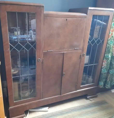 Photo of free 1920/30s Display/Cocktail cabinet (Tadcaster LS24) #4