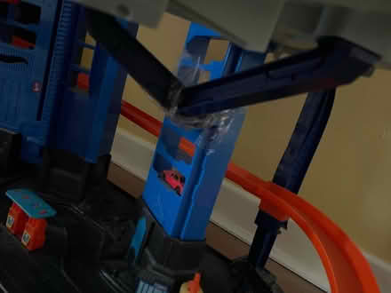 Photo of free Hot Wheels Dino Garage and Loop (Sedgley DY3) #3