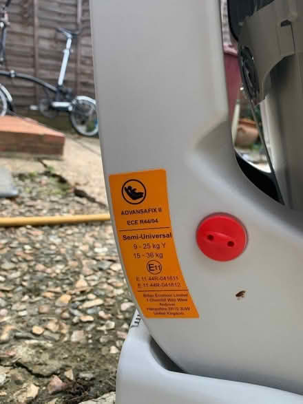 Photo of free Britax child’s car seat (Caversham RG4) #1