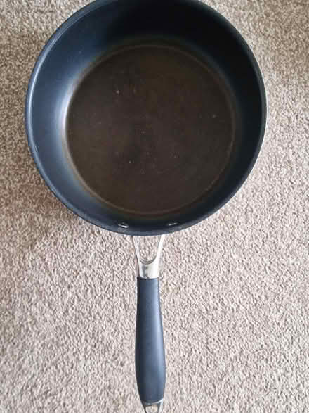 Photo of free 4 pans (Cherry Willingham LN3) #3