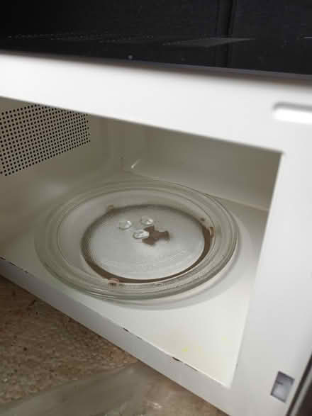 Photo of free Microwave (Kenilworth CV8) #3