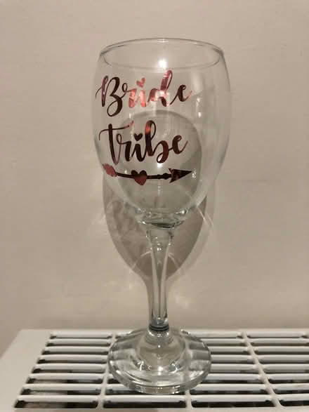 Photo of free “Bride tribe” glass (IP8) #1