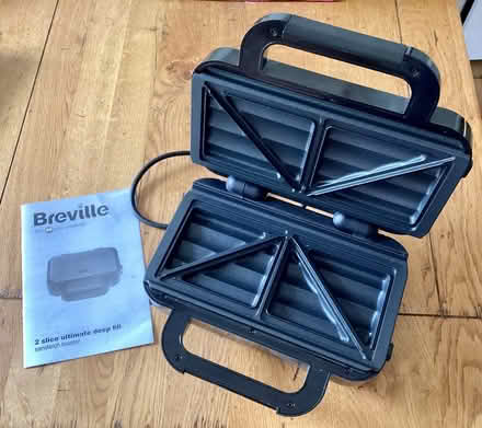 Photo of free Breville Toaster (CO7 Wivenhoe) #1