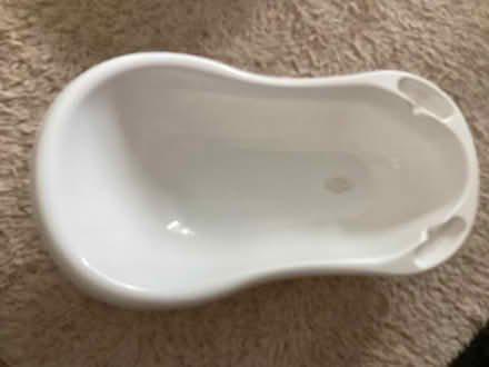 Photo of free Babies bath (West End CP GU24) #1