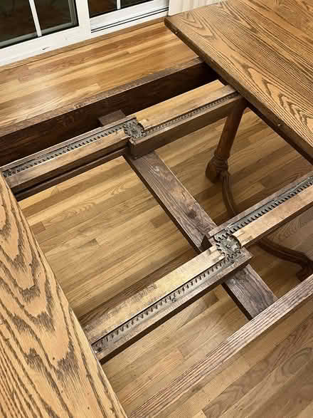 Photo of free Dining table, expandable 4-8 person (94086) #4
