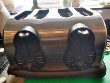 Photo of free 4 slice toaster (Woodley SK6) #2