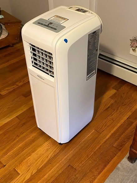 Photo of free Free-standing Air Conditioner (Arlington Heights) #2