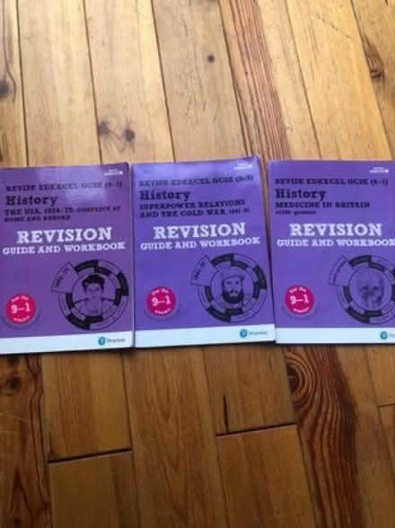 Photo of free Lots of GCSE revision books (PR8) #1