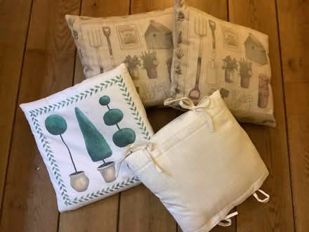 Photo of free 4 cushions (H Wycombe HP13 Amersham Hill) #1