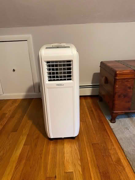 Photo of free Free-standing Air Conditioner (Arlington Heights) #1