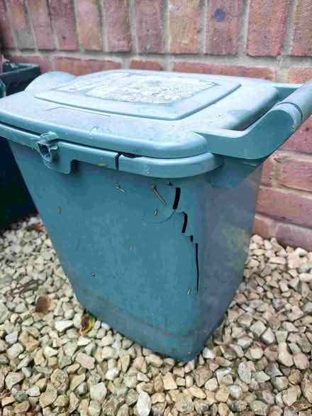 Photo of Small food recycling bin (Tyttenhanger AL4) #1