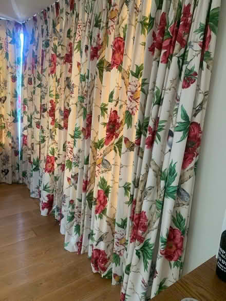 Photo of free Pair of large curtains (BR3) #1