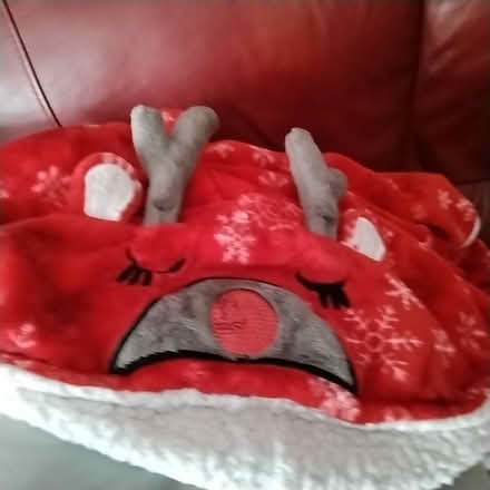 Photo of free red reindeer xmas dressing gown (Marton Bank FY3) #1
