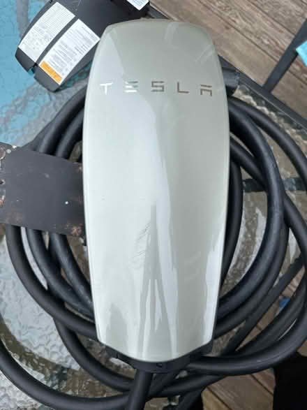 Photo of free Tesla home charging station (Medford Square) #1