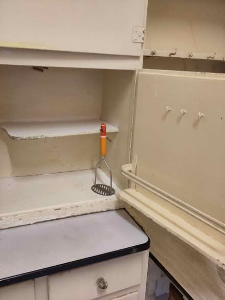 Photo of free 1950s vintage kitchen cupboard (SE3) #4