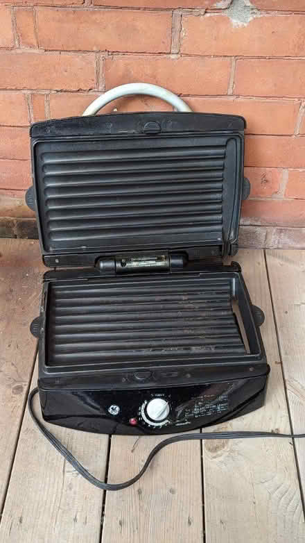 Photo of free Grill and misc kitchen stuff (James & Kent) #2